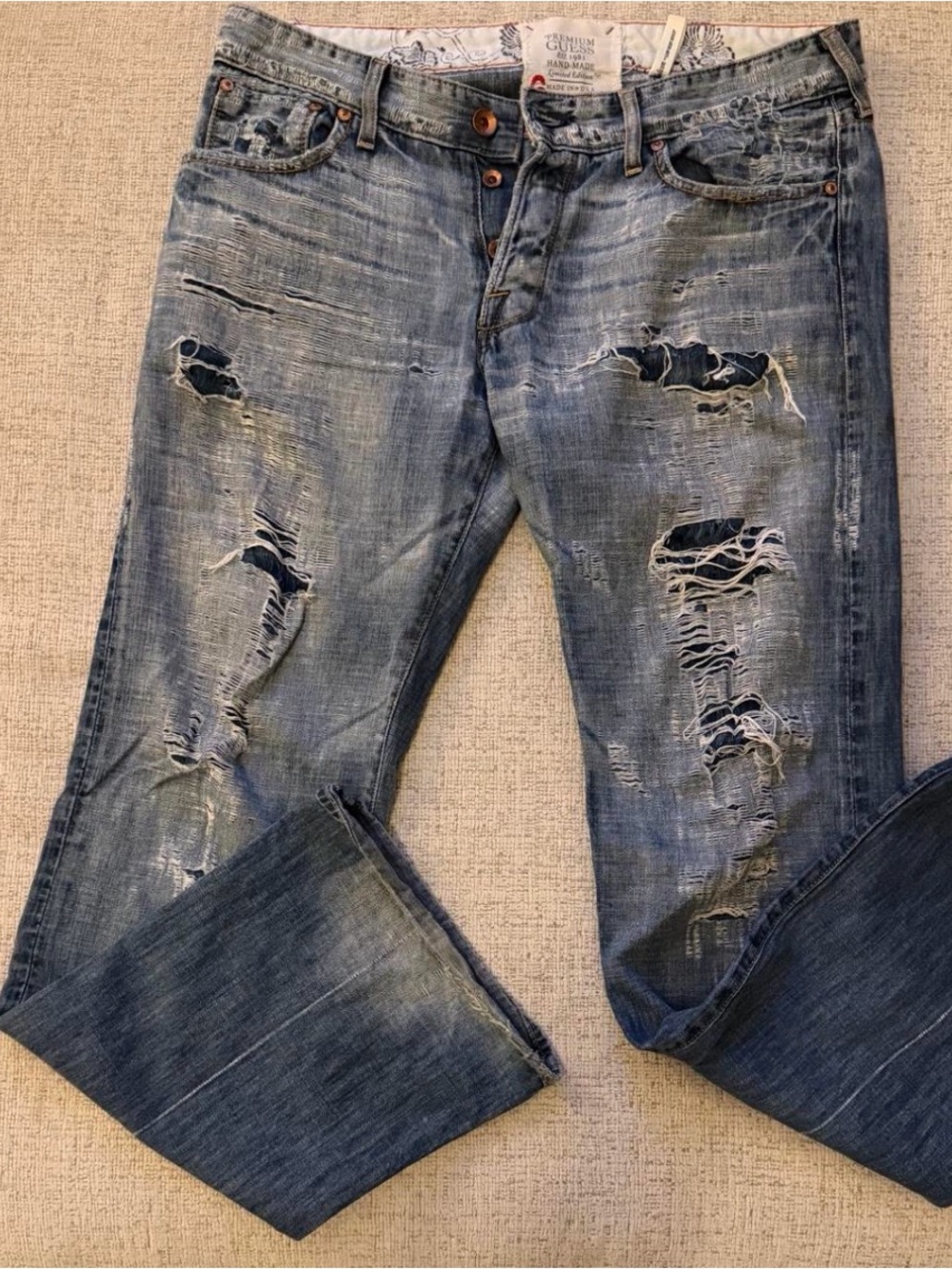 GUESS Premium 1981 Limited Edition
Distressed Jeans 33 Made in USA Y2K
